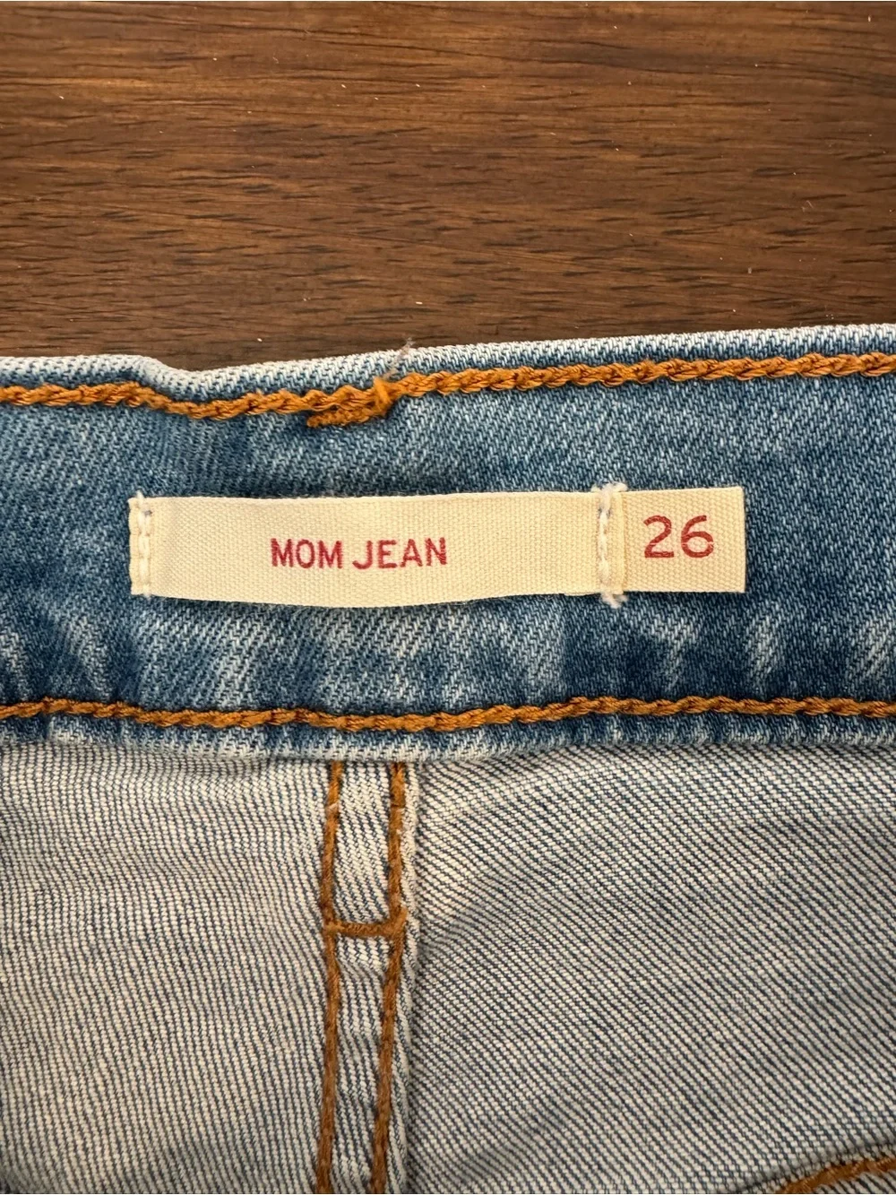 Levi's Women's High Waisted Long Mom Shorts 7.5 Inseam Light Wash Frayed Hem 26